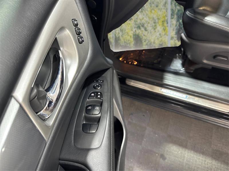 Used 2018 Nissan Pathfinder SL w/ Midnight Edition Package FWD image 29