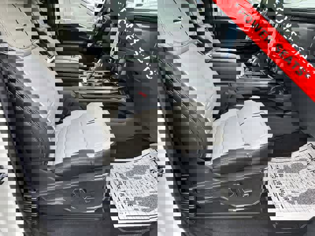 New 2023 Ford F150 Lightning Platinum image 27