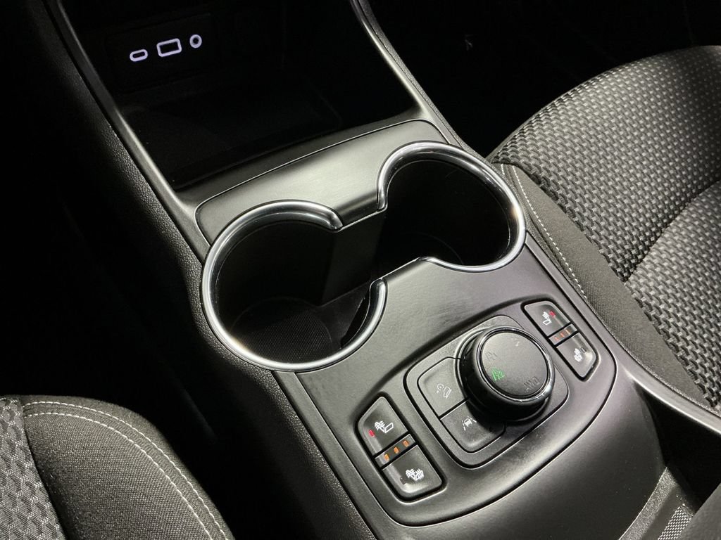 Used 2023 GMC Terrain SLE w/ Driver Convenience Package AWD/4WD image 24