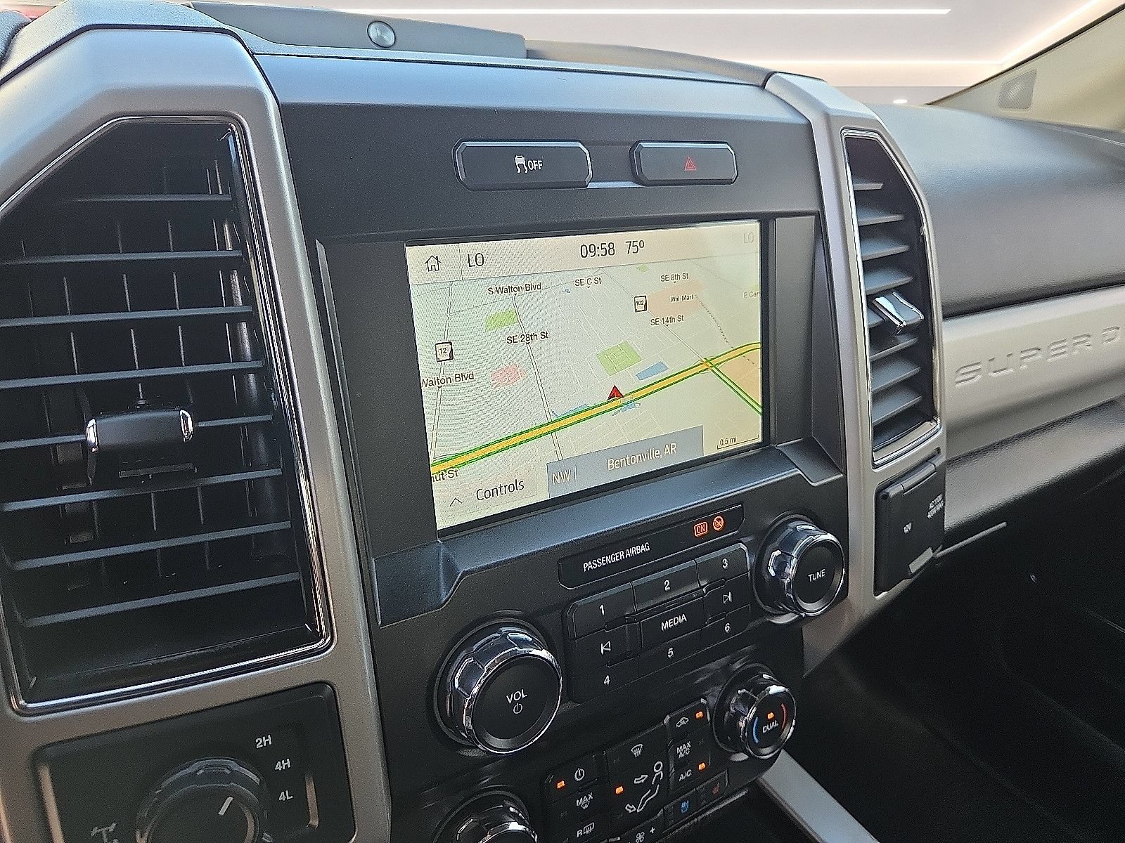 Used 2021 Ford F250 Lariat AWD/4WD image 7