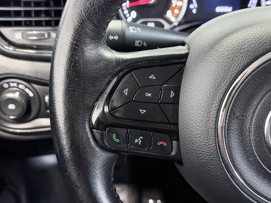 Certified 2020 Jeep Renegade Altitude image 32