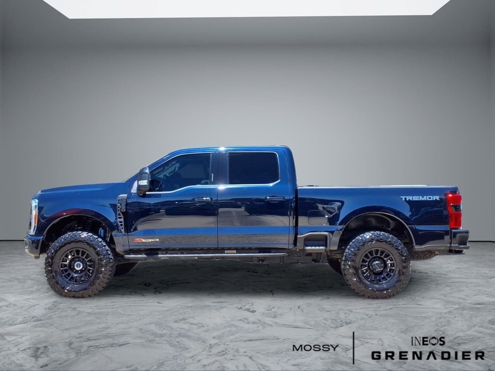 Used 2023 Ford F250 Lariat w/ Lariat Ultimate Package AWD/4WD image 5