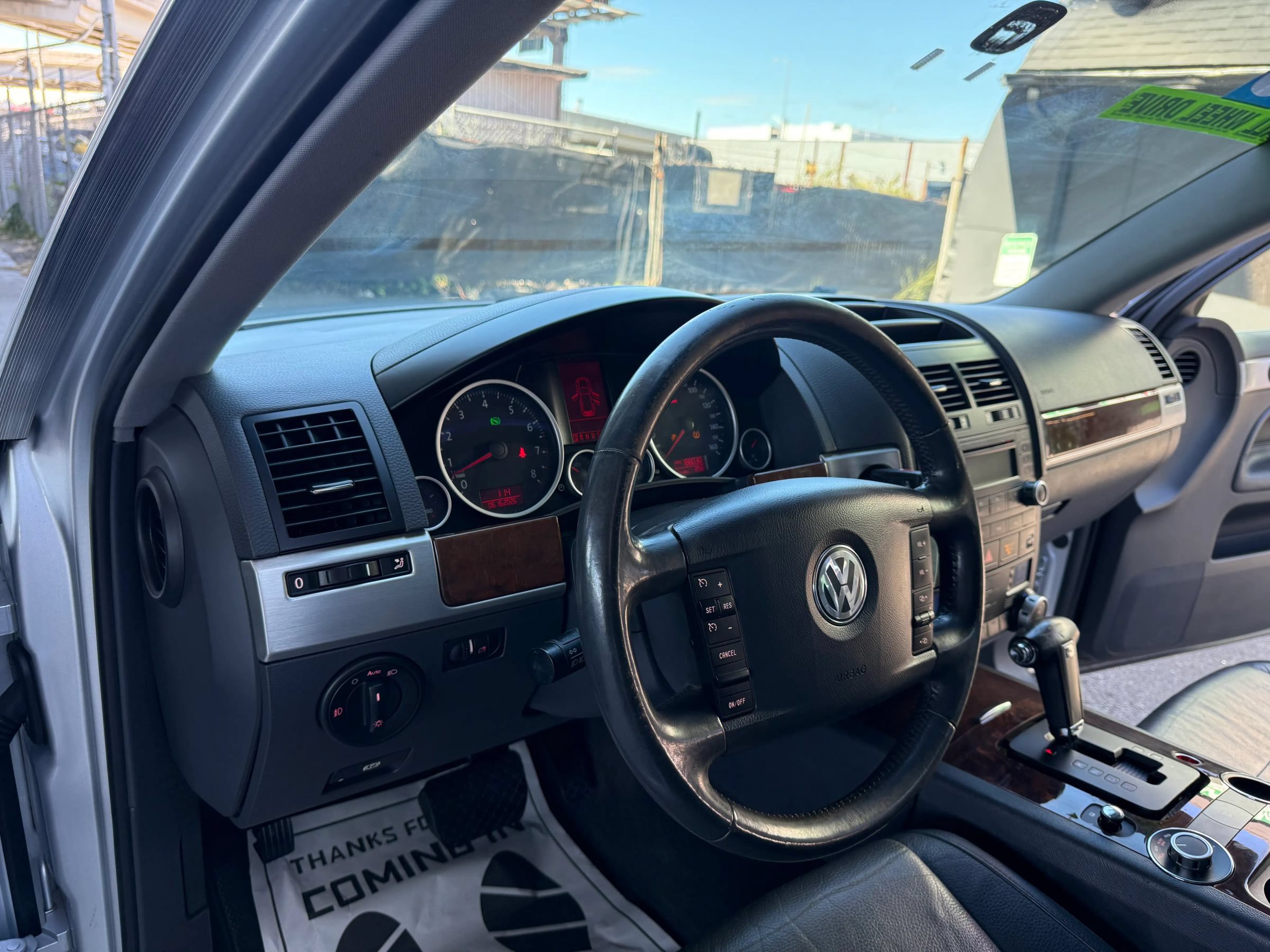 Used 2008 Volkswagen Touareg V6 AWD/4WD image 8