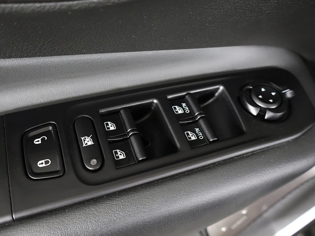 Used 2023 Jeep Renegade Latitude AWD/4WD image 34