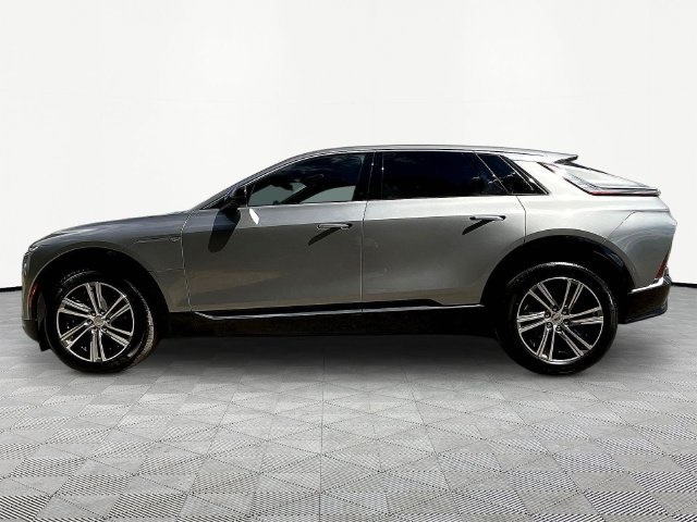 Used 2024 Cadillac Lyriq Luxury AWD/4WD image 8