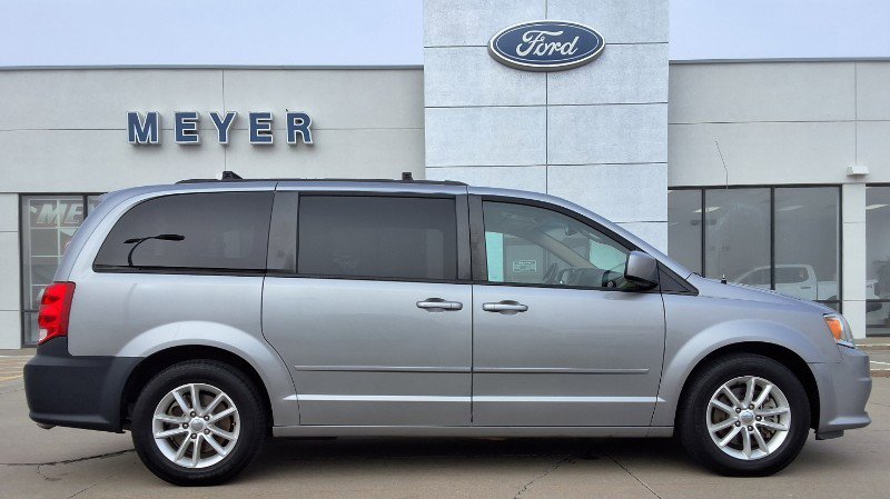 Used 2016 Dodge Grand Caravan SXT w/ UConnect Hands-Free Group