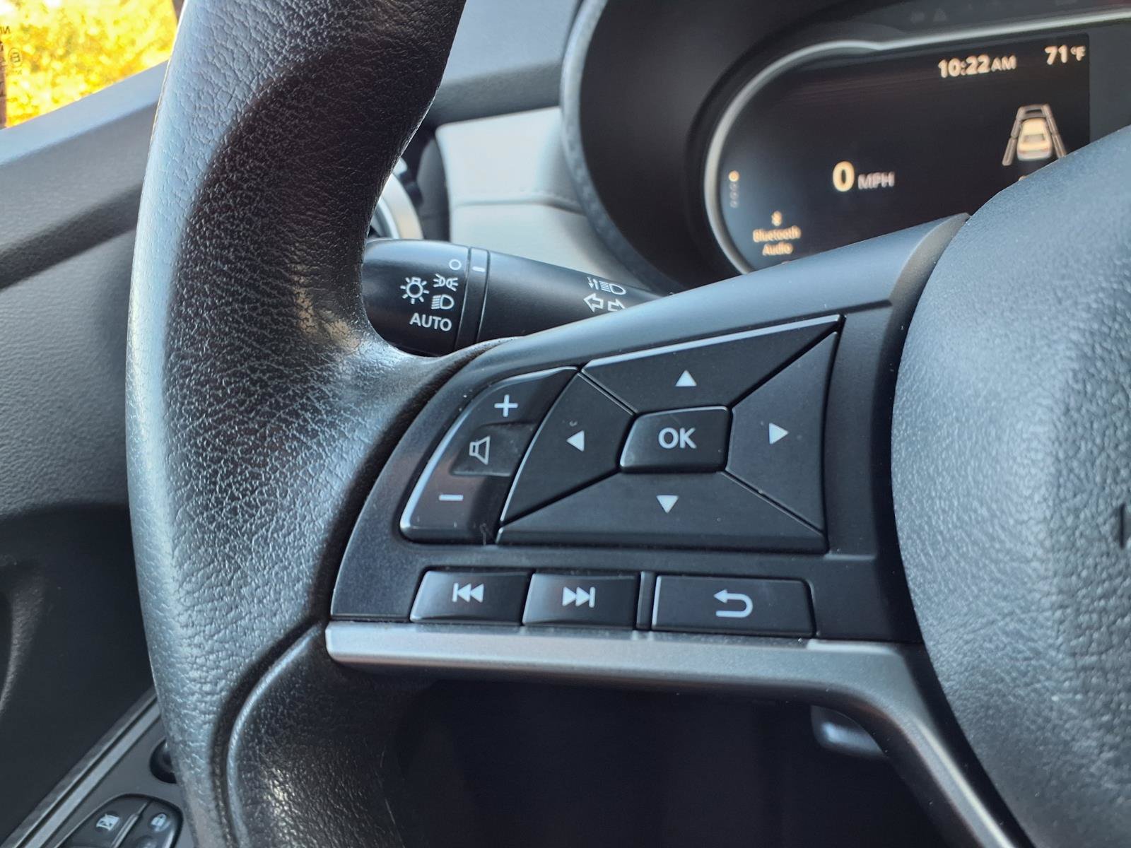 Used 2021 Nissan Versa SV FWD image 14