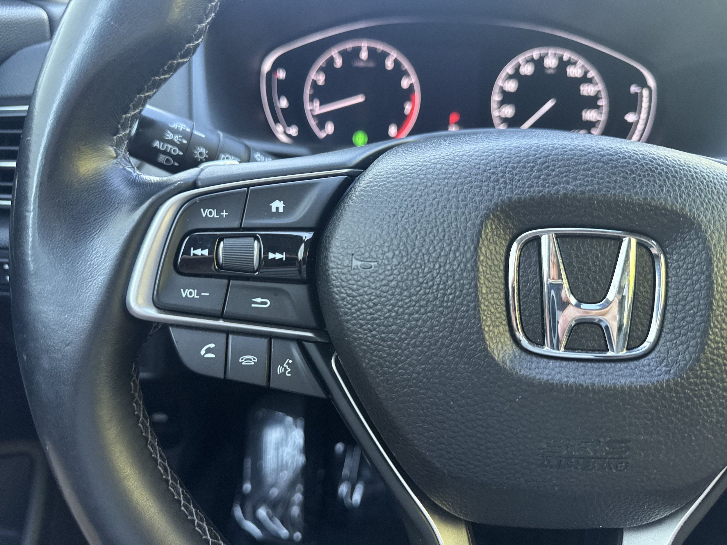 Used 2018 Honda Accord Touring image 25
