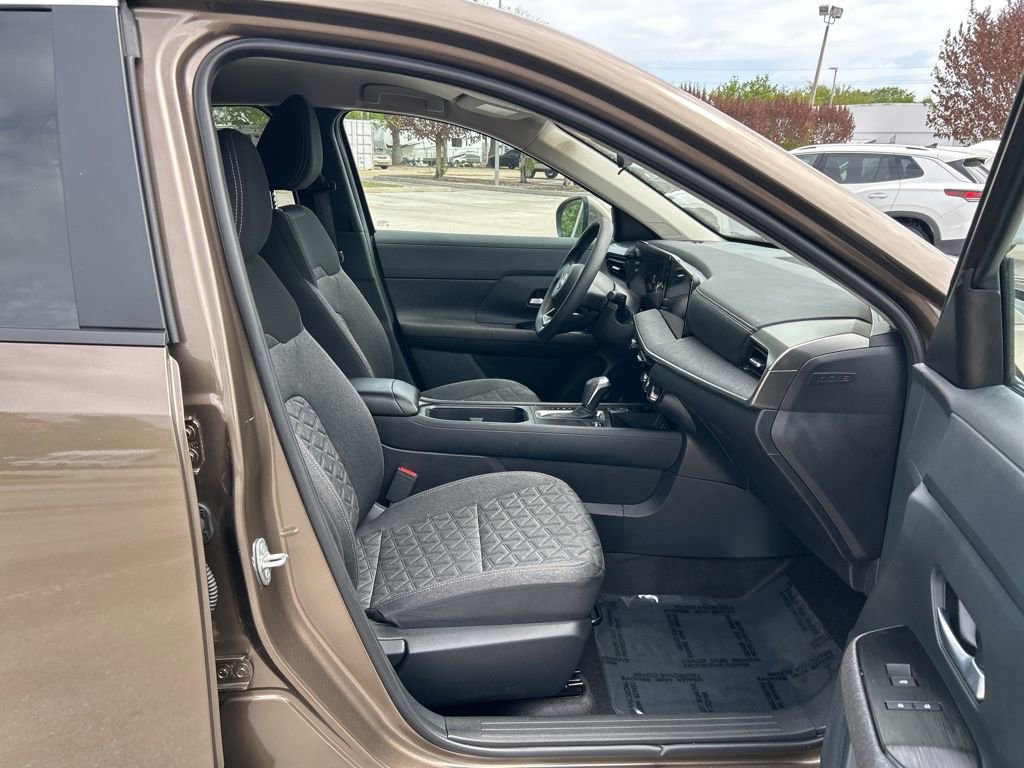 Used 2025 Nissan Kicks SV FWD image 37