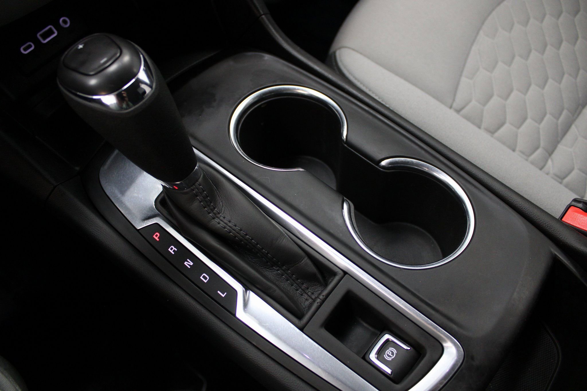 Used 2021 Chevrolet Equinox LT w/ Driver Convenience Package image 39