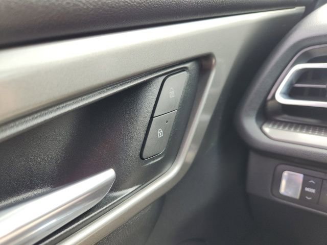 Used 2024 Chevrolet Traverse LS image 35