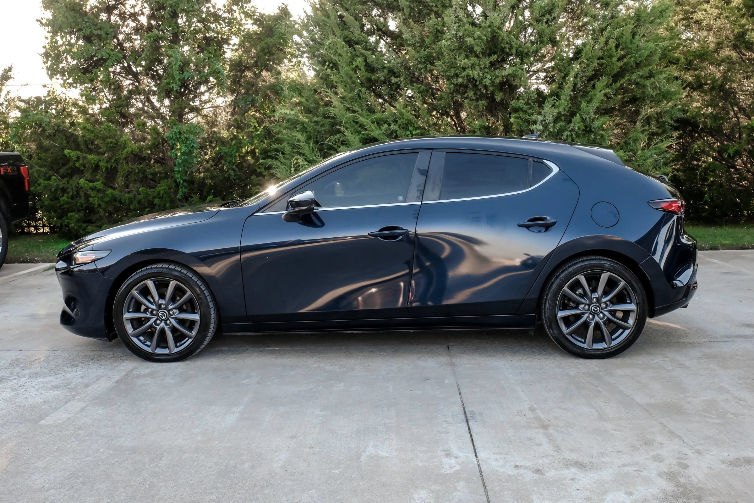 Used 2020 MAZDA MAZDA3 Hatchback w/ Preferred Package FWD image 11
