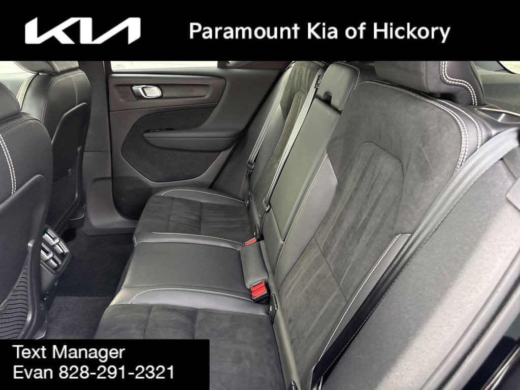 Used 2021 Volvo XC40 T5 R-Design w/ Advanced Package image 13
