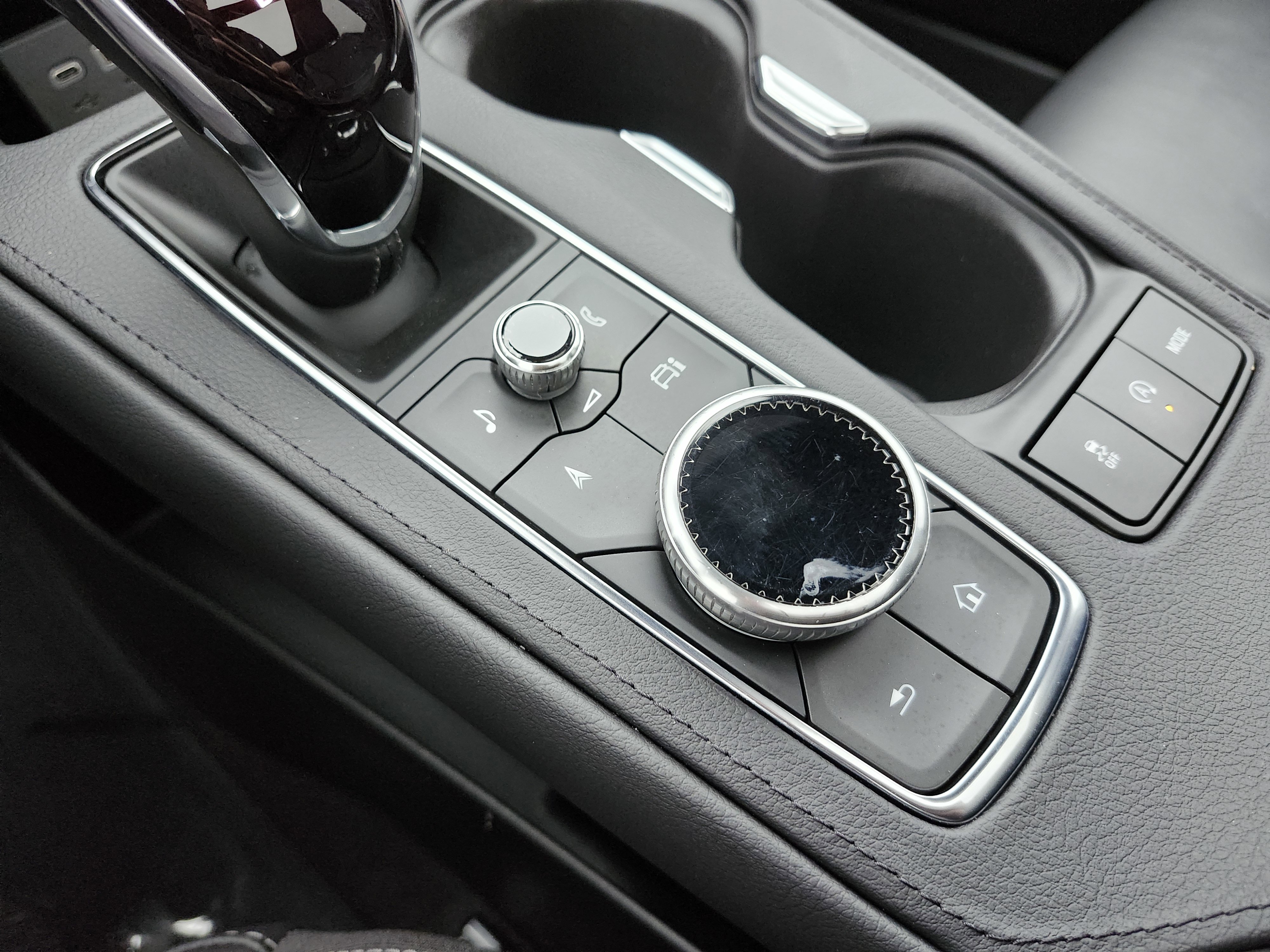 Used 2024 Cadillac XT4 Premium Luxury image 12