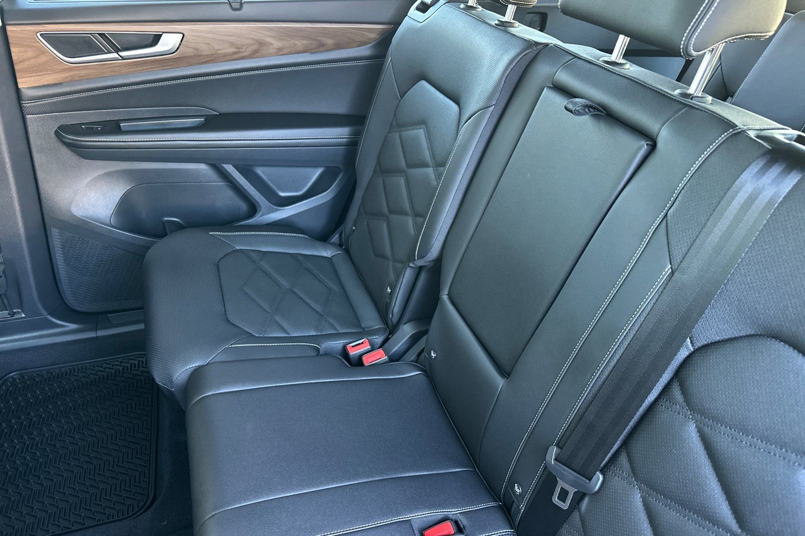 New 2026 Volkswagen Atlas SE image 10