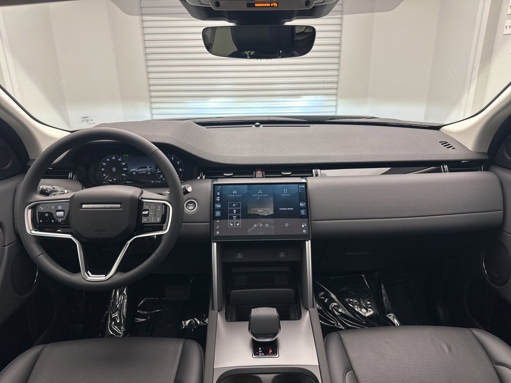 Used 2025 Land Rover Discovery Sport S image 19