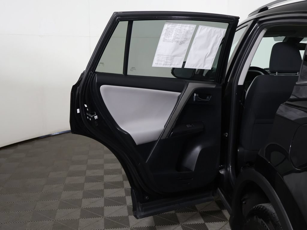 Used 2018 Toyota RAV4 XLE w/ Plus Extra Value Package FWD image 21