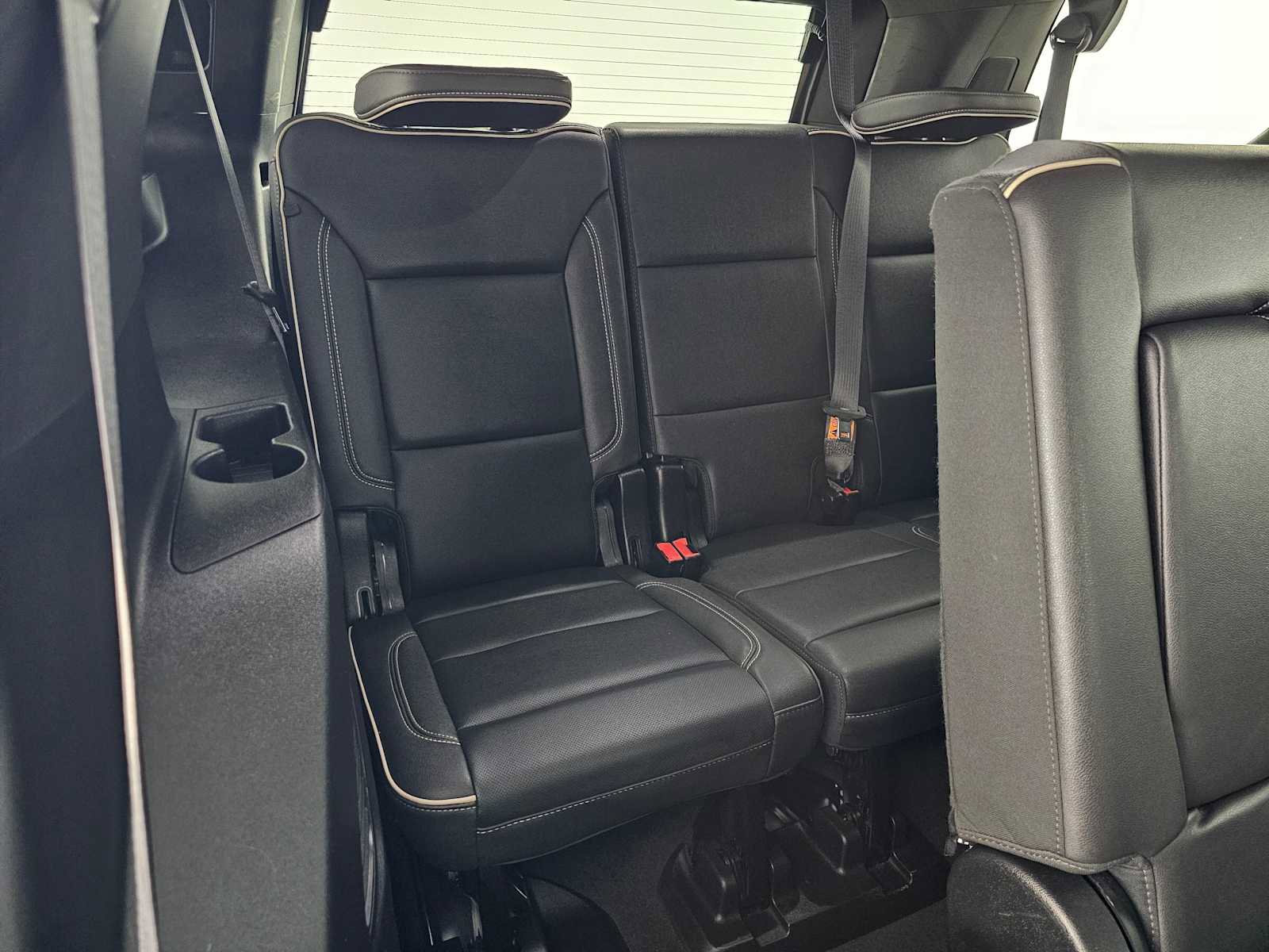 Used 2024 GMC Yukon SLT image 13