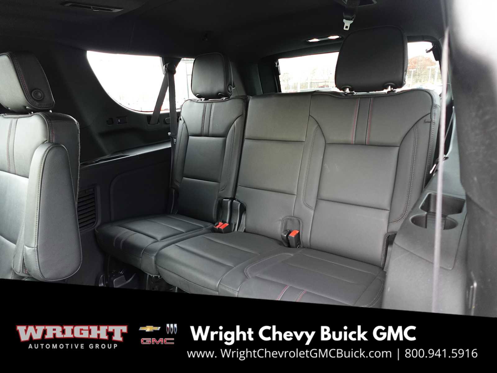 Used 2022 Chevrolet Suburban RST w/ Sport Performance Package image 27