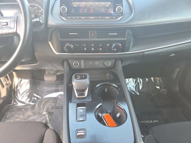 Used 2023 Nissan Rogue S image 11