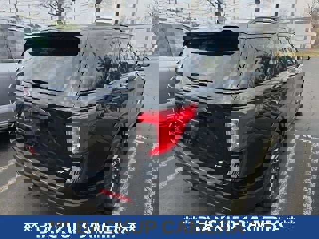 Used 2022 Ford Explorer XLT w/ Equipment Group 202A image 4