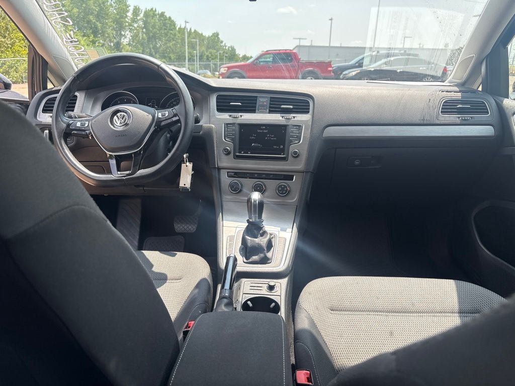 Used 2016 Volkswagen Golf S FWD image 12
