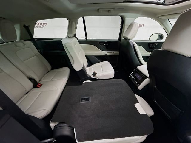 Used 2025 Lincoln Aviator AWD image 29