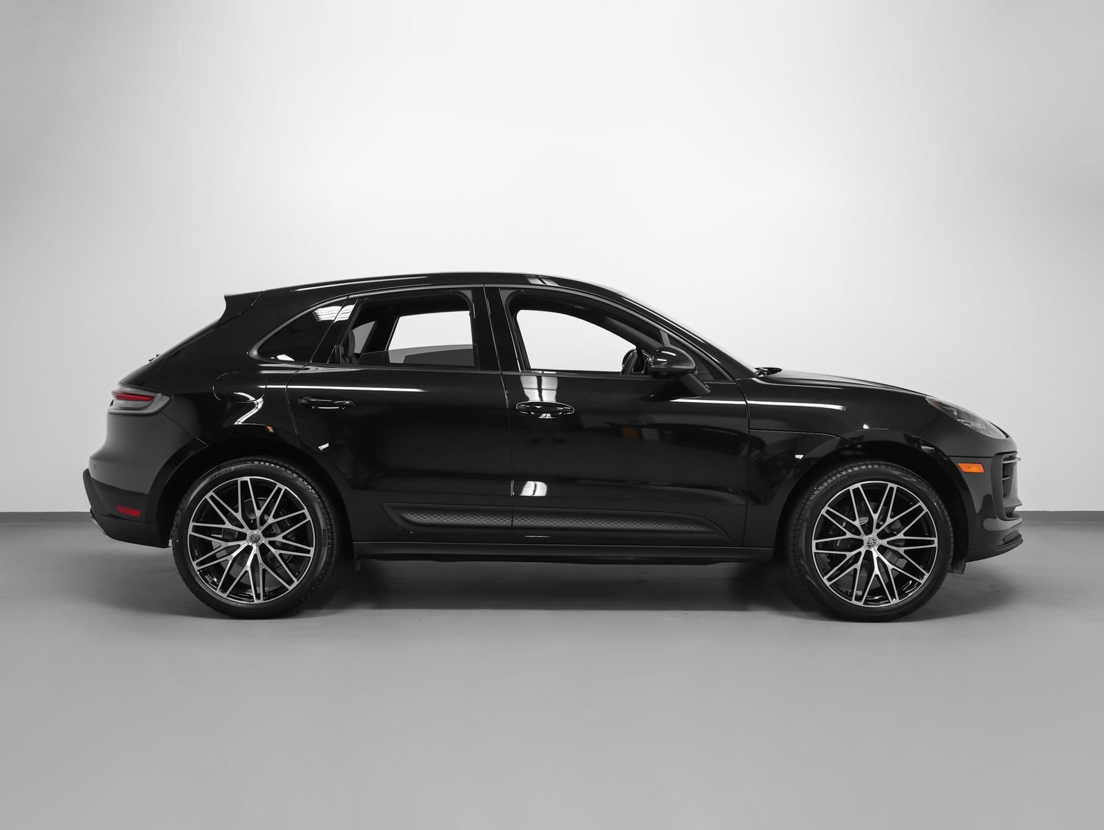 New 2026 Porsche Macan AWD/4WD image 13