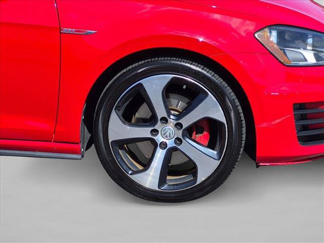 Used 2017 Volkswagen Golf 4-Door FWD image 19