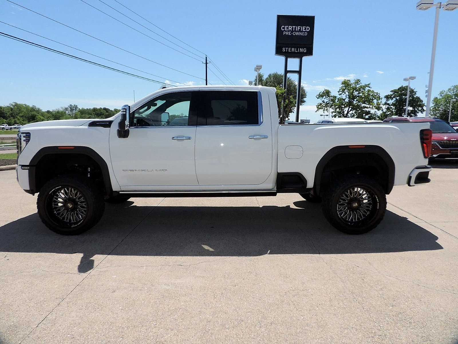 Used 2024 GMC Sierra 2500 Denali Ultimate AWD/4WD image 8