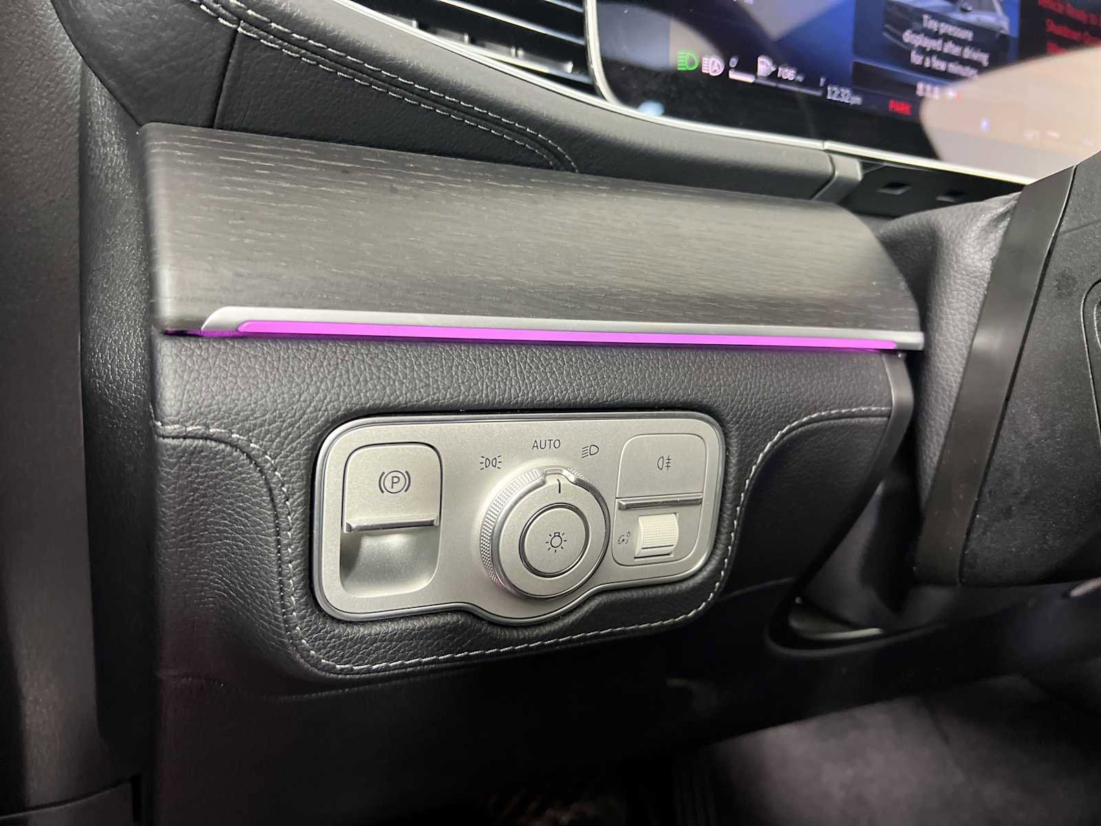 Used 2024 Mercedes-Benz GLE 450 4MATIC image 32