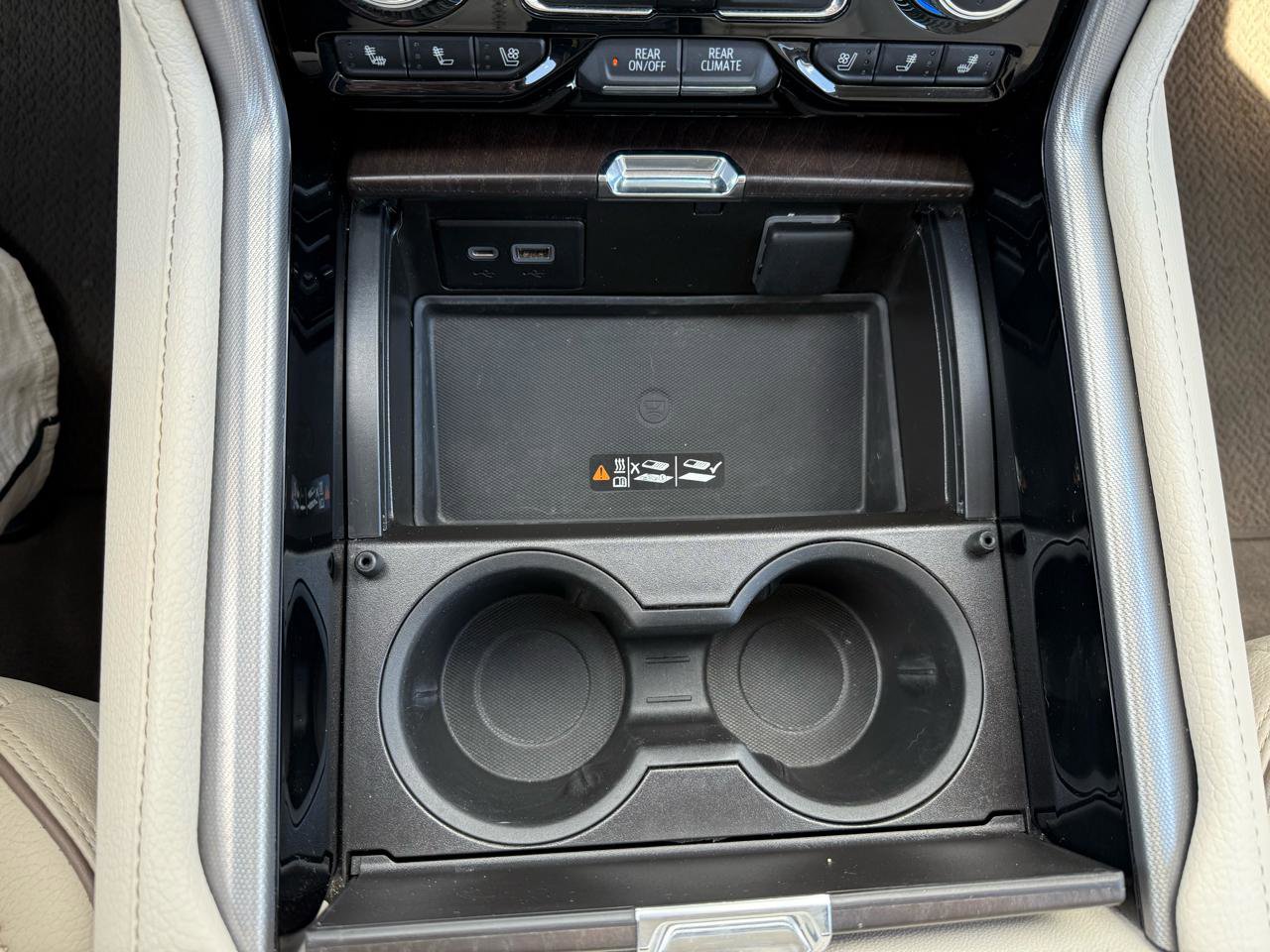 Used 2023 GMC Yukon Denali RWD image 47