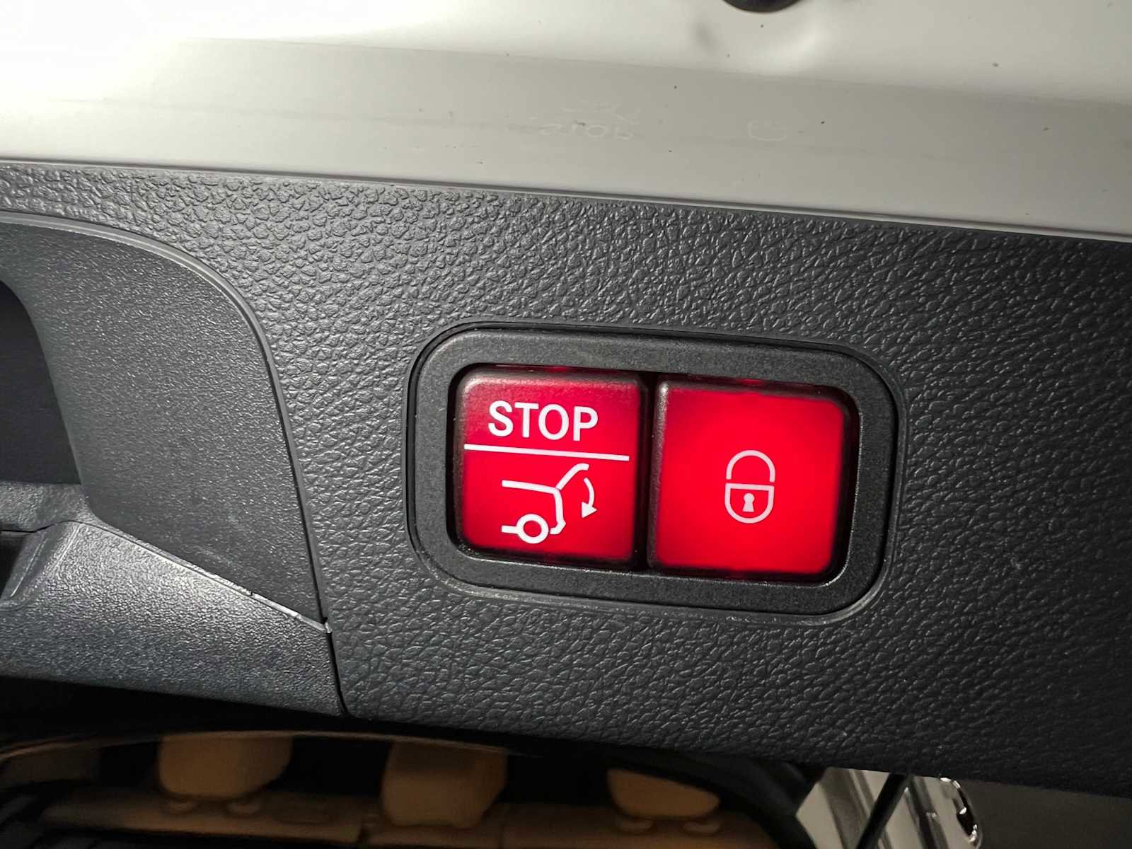 Used 2022 Mercedes-Benz GLC 300 4MATIC image 17