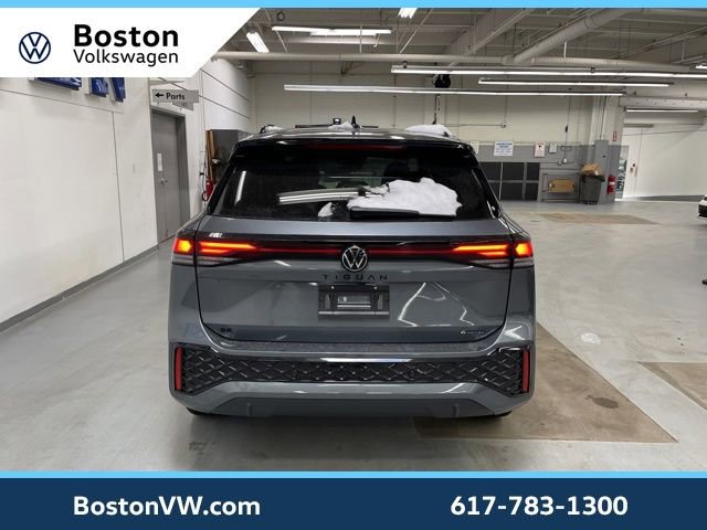 New 2026 Volkswagen Tiguan SE R-Line image 3