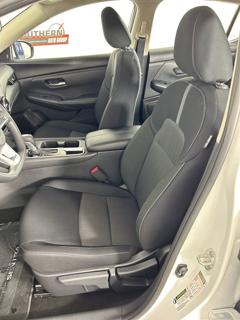 Used 2025 Nissan Sentra SV FWD image 12