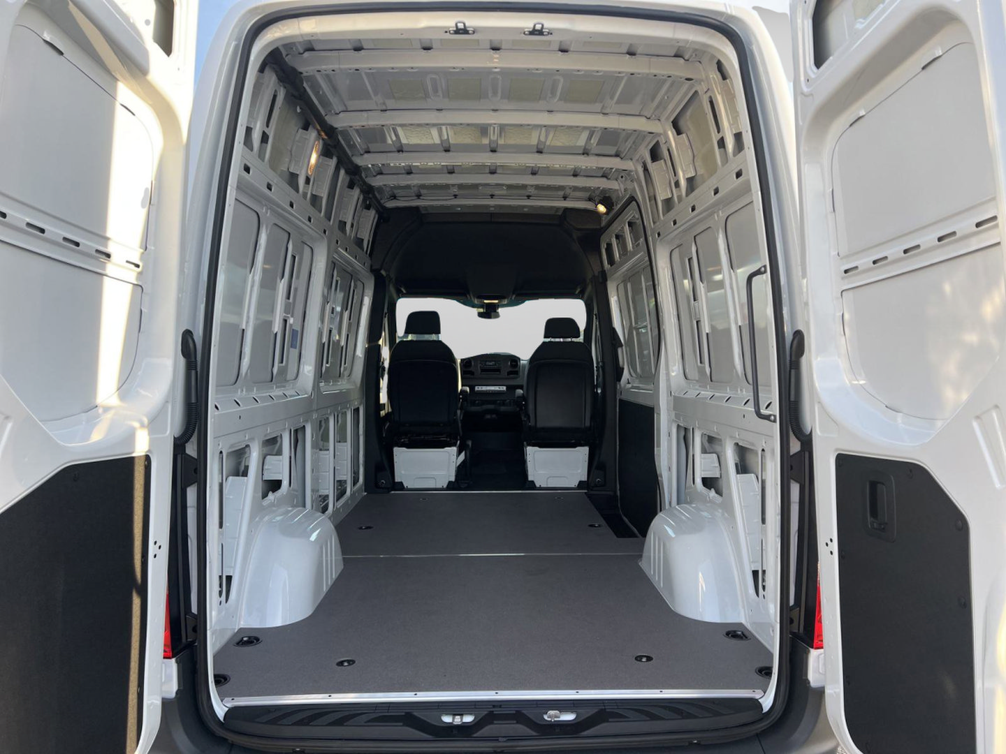 New 2025 Mercedes-Benz Sprinter 2500 image 8