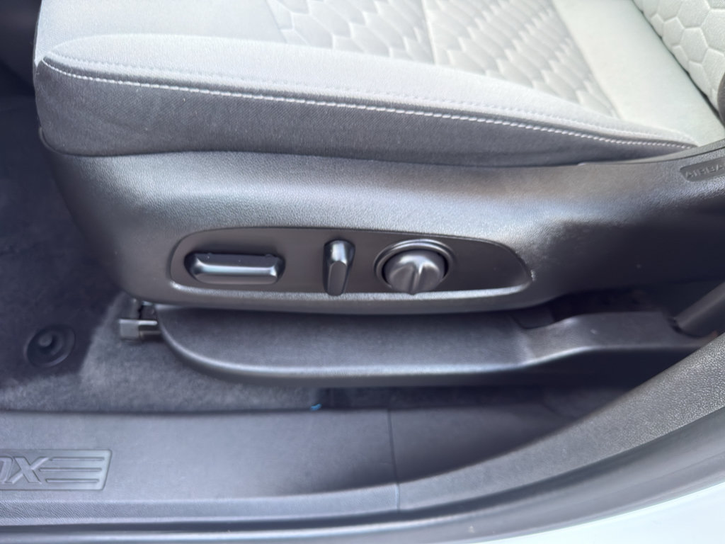 Certified 2020 Chevrolet Equinox LS w/ LS Convenience Package FWD image 14
