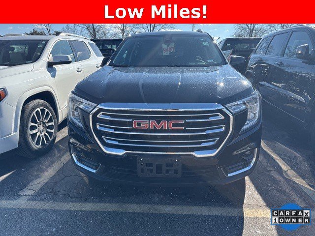 Used 2022 GMC Terrain SLT w/ Tech Package image 2