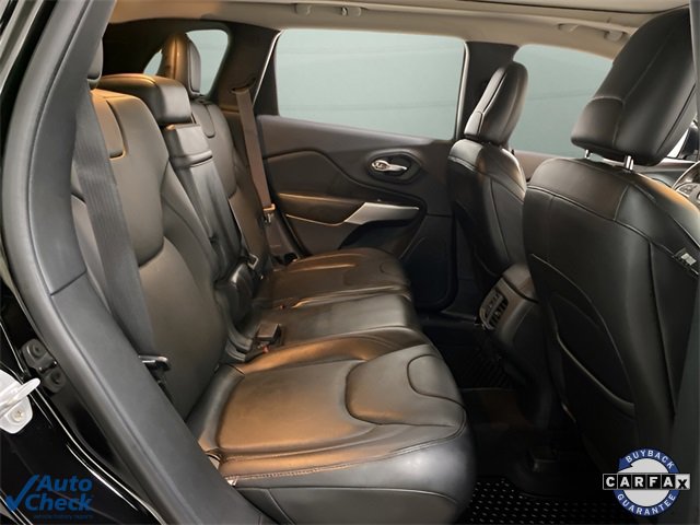 Used 2017 Jeep Cherokee Overland w/ Technology Group image 15