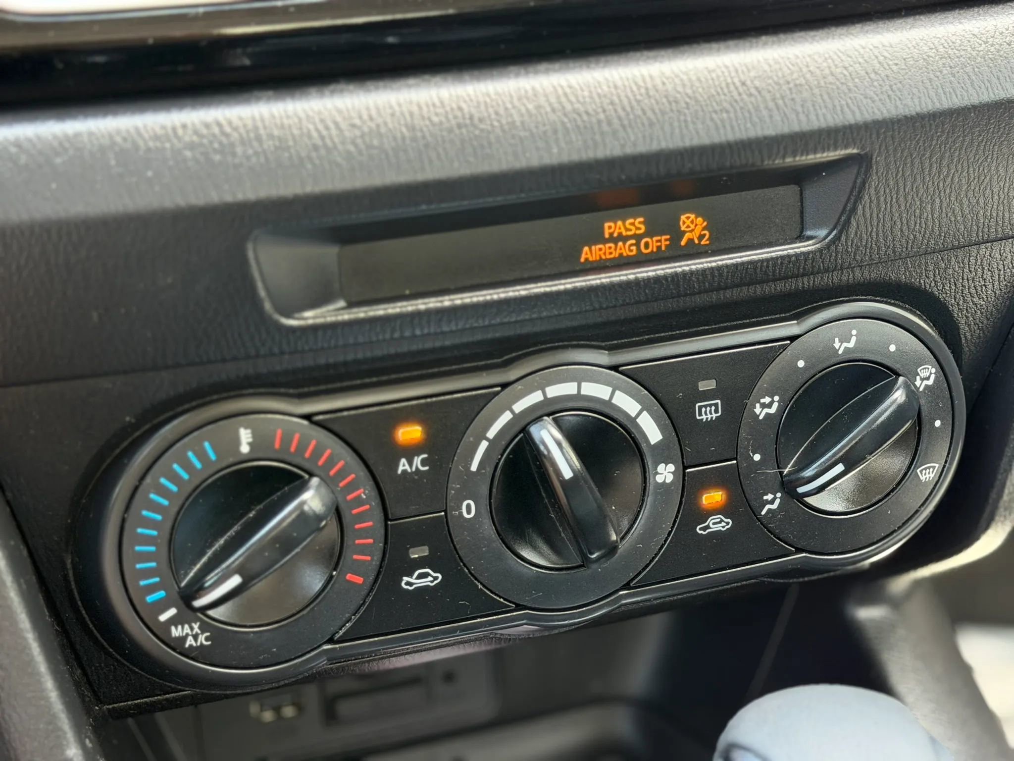 Used 2016 MAZDA MAZDA3 i Sport image 20