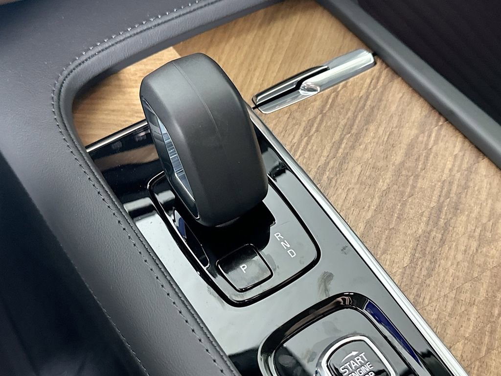 Used 2025 Volvo XC90 T8 Plus w/ Protection Package Premier image 22