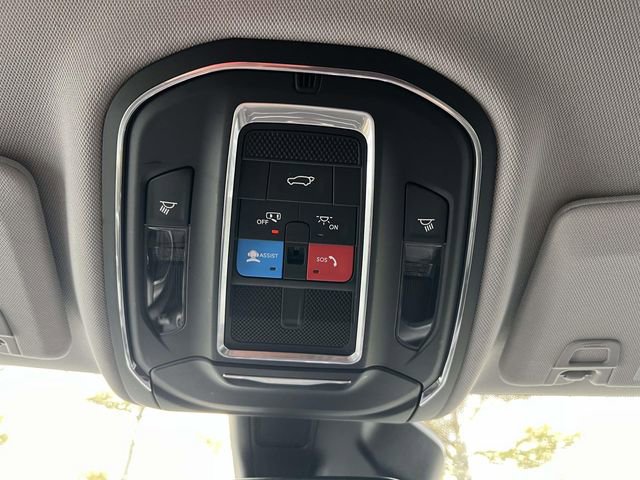 Certified 2023 Jeep Grand Cherokee Limited image 38