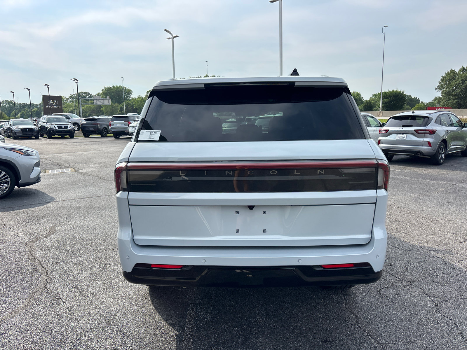 New 2026 Lincoln Navigator Reserve w/ Jet Appearance Package AWD/4WD image 6