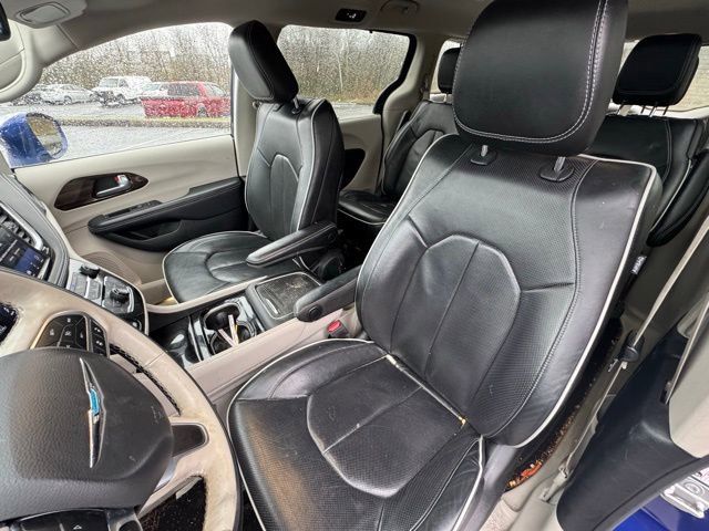 Used 2021 Chrysler Pacifica Limited image 9