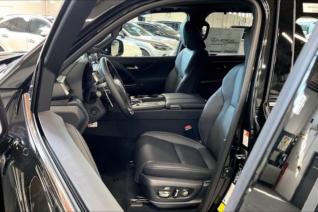 New 2026 Lexus LX 700h Luxury image 9