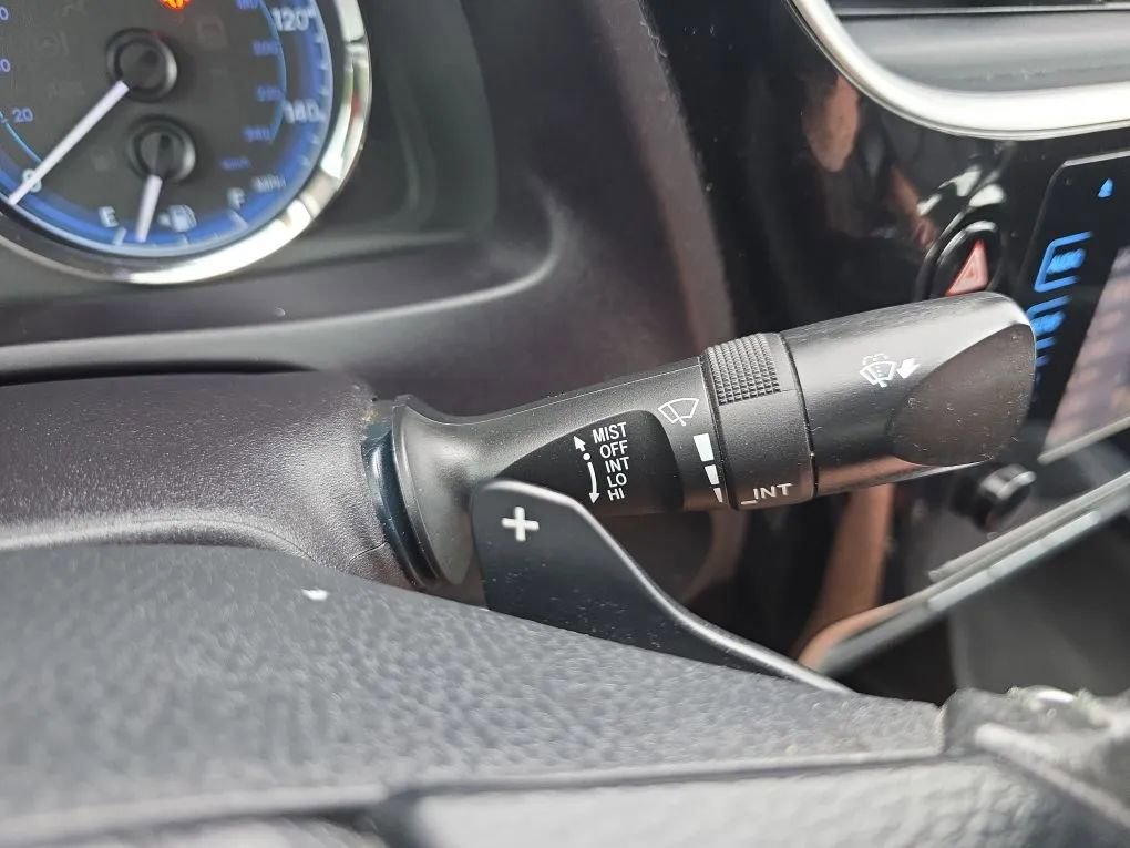 Used 2019 Toyota Corolla SE FWD image 21