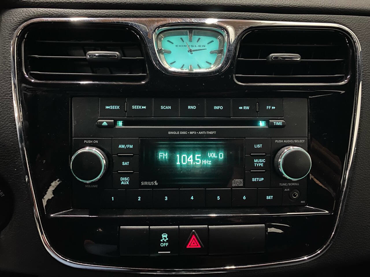 Used 2014 Chrysler 200 Touring image 15