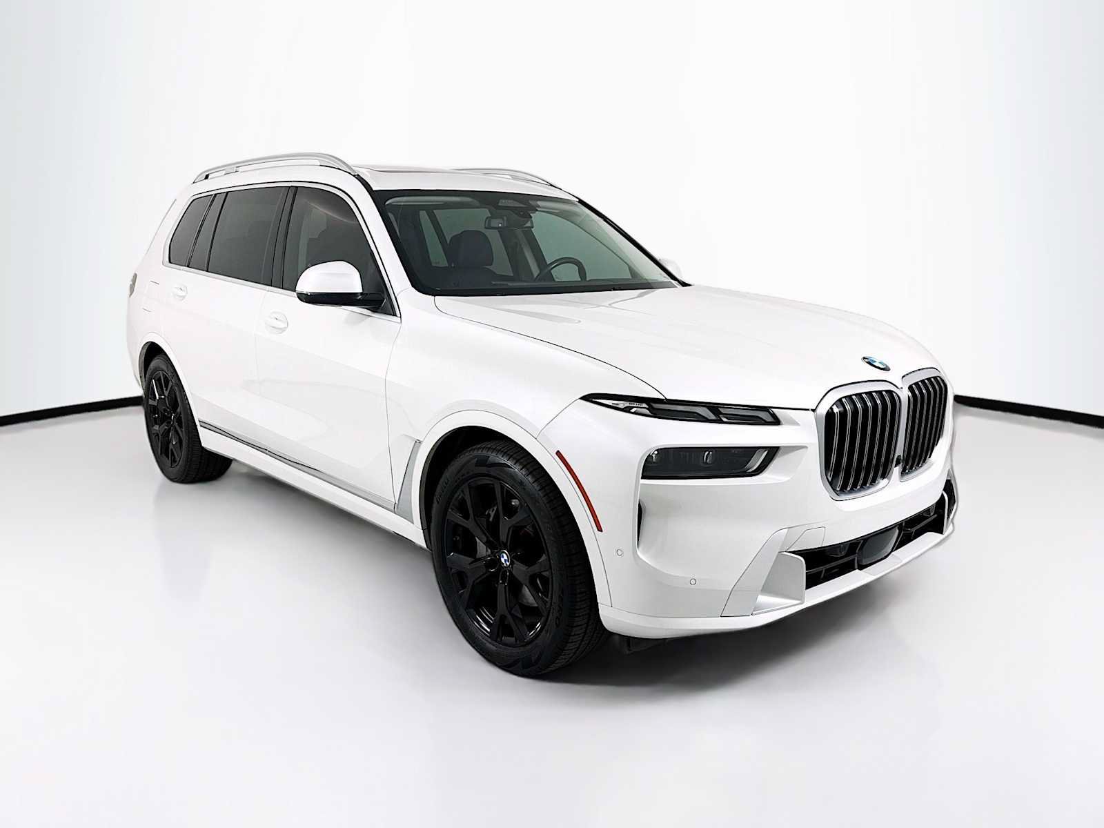 Used 2024 BMW X7 xDrive40i w/ Premium Package AWD/4WD image 7