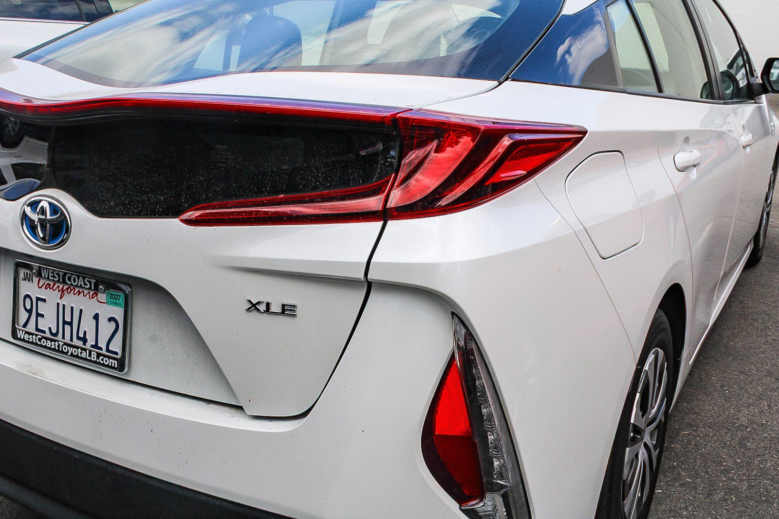 Used 2022 Toyota Prius Prime XLE FWD image 17