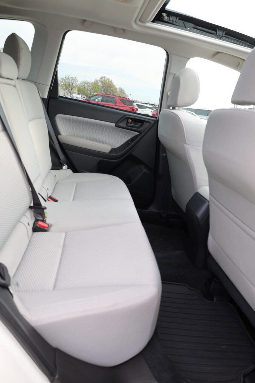 Used 2018 Subaru Forester 2.5i Premium w/ All-Weather Package AWD/4WD image 16